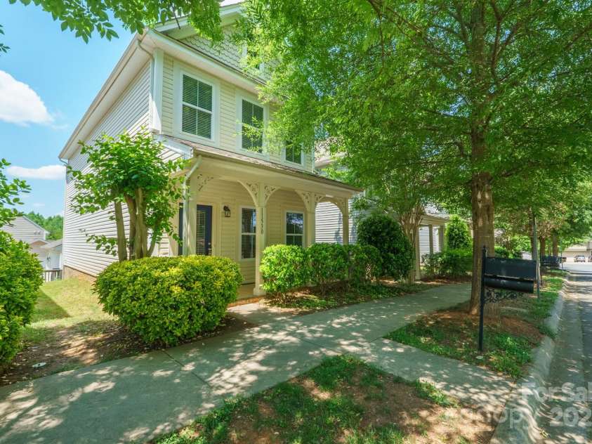 11530 Galashiels Drive, Huntersville, NC 28078.  MLS# CAR4256938, YatesRealty ID 18981. 