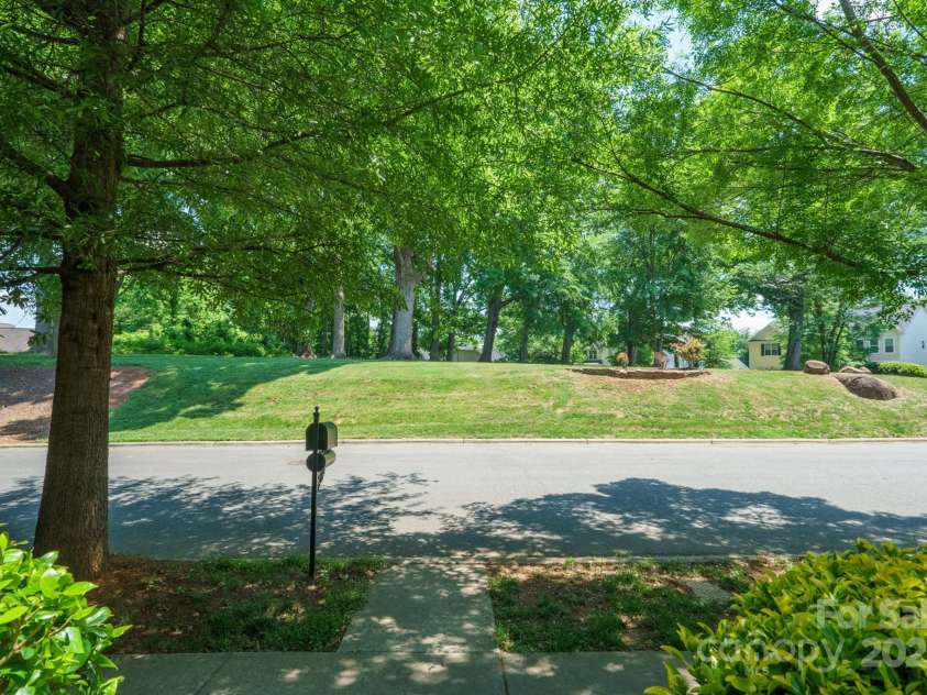 11530 Galashiels Drive, Huntersville, NC 28078.  MLS# CAR4256938, YatesRealty ID 18981. 
