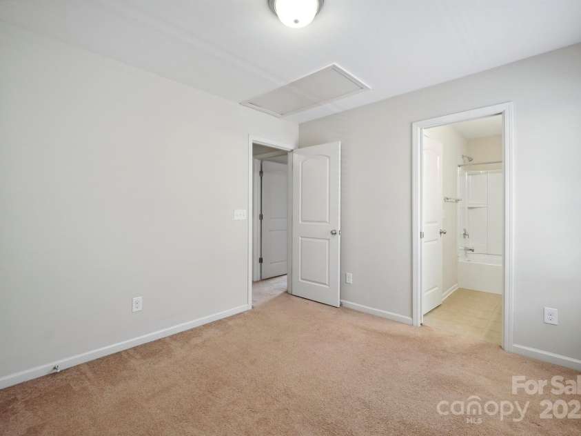 11530 Galashiels Drive, Huntersville, NC 28078.  MLS# CAR4256938, YatesRealty ID 18981. 