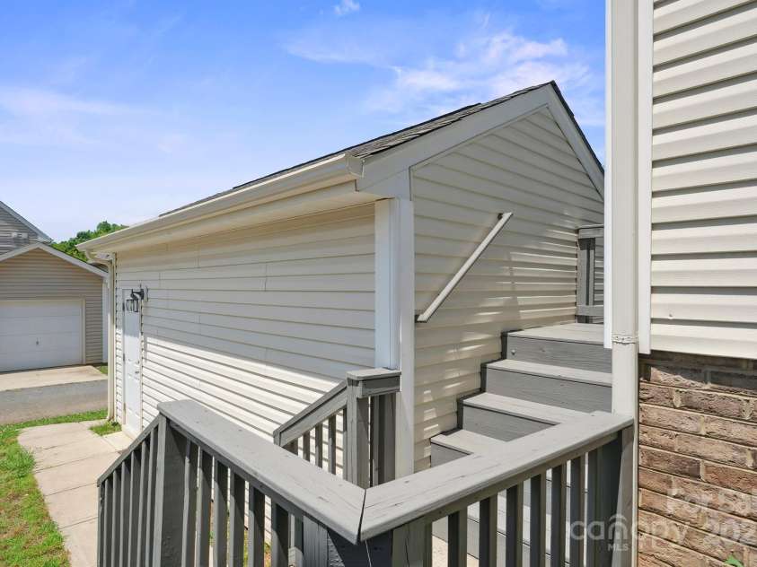 11530 Galashiels Drive, Huntersville, NC 28078.  MLS# CAR4256938, YatesRealty ID 18981. 
