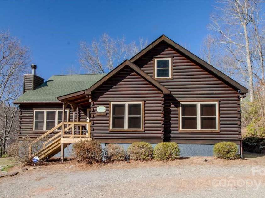 187 Gardeners Cove Road, Whittier, NC 28789.  MLS# CAR4231313, YatesRealty ID 18982. 187 Gardeners Cove Rd