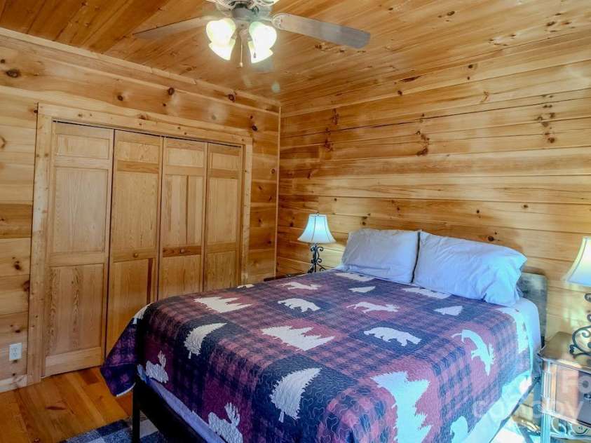 187 Gardeners Cove Road, Whittier, NC 28789.  MLS# CAR4231313, YatesRealty ID 18982. Bedroom 2