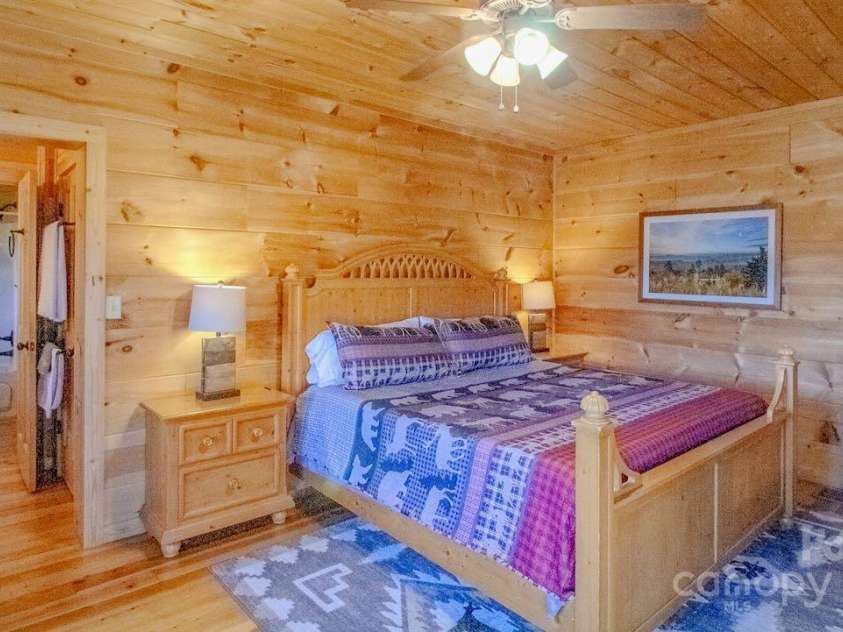187 Gardeners Cove Road, Whittier, NC 28789.  MLS# CAR4231313, YatesRealty ID 18982. Primary Bedroom
