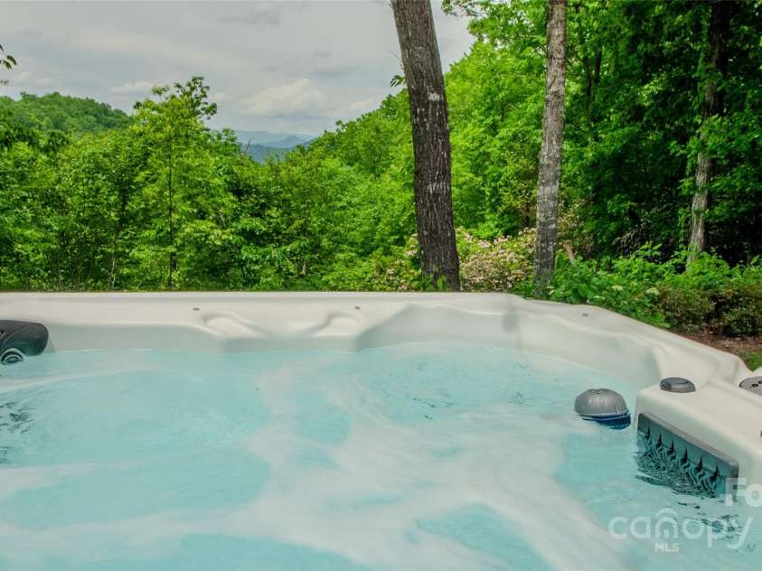 187 Gardeners Cove Road, Whittier, NC 28789.  MLS# CAR4231313, YatesRealty ID 18982. Relax