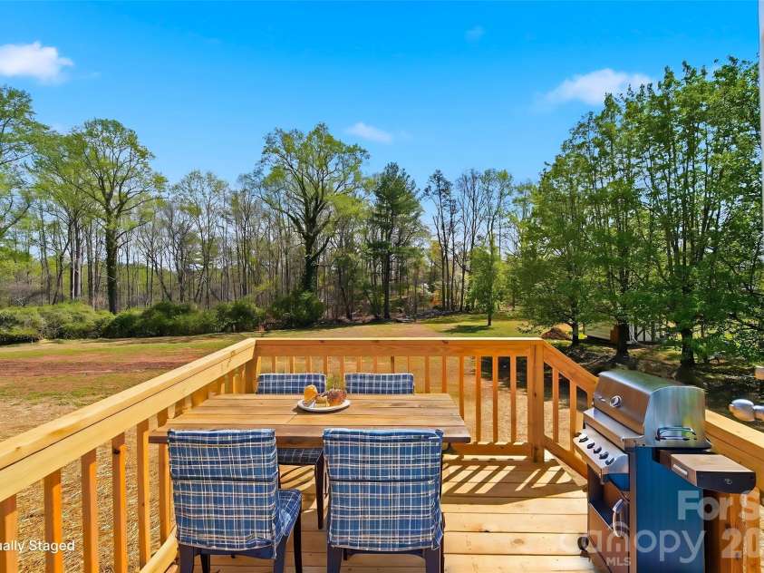 810 Vine Arden Road, Morganton, NC 28655.  MLS# CAR4369853, YatesRealty ID 18982. 