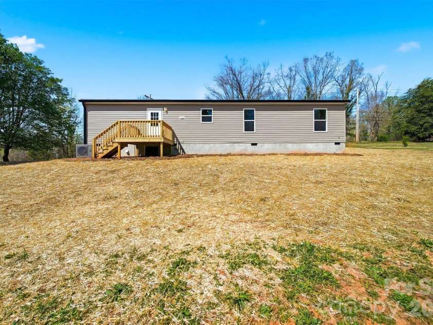 810 Vine Arden Road, Morganton, NC 28655.  MLS# CAR4369853, YatesRealty ID 18982. 