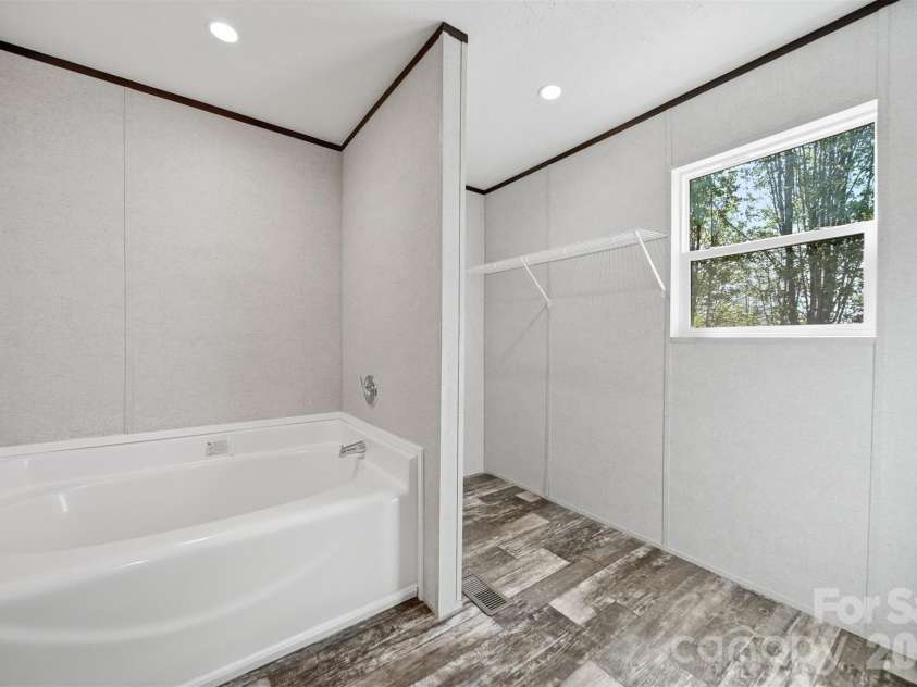 810 Vine Arden Road, Morganton, NC 28655.  MLS# CAR4369853, YatesRealty ID 18982. Primary bathroom
