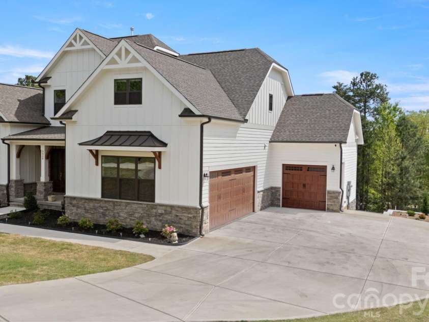3438 Stags Leap Way, York, SC 29745.  MLS# CAR4366843, YatesRealty ID 18983. 