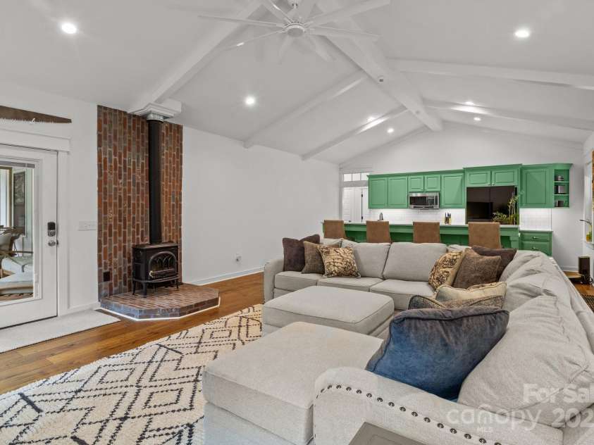 213 Genesis Place, Cleveland, NC 27013.  MLS# CAR4262619, YatesRealty ID 18984. Vaulted ceilings in kitchen and living room area