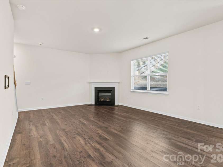 814 Monterey Court, Asheville, NC 28806.  MLS# CAR4358355, YatesRealty ID 18985. 