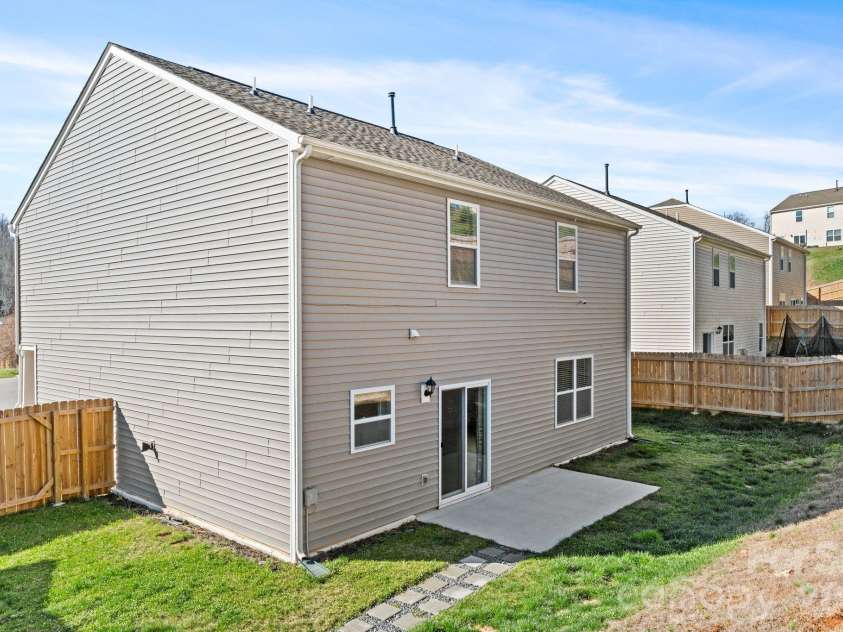814 Monterey Court, Asheville, NC 28806.  MLS# CAR4358355, YatesRealty ID 18985. 
