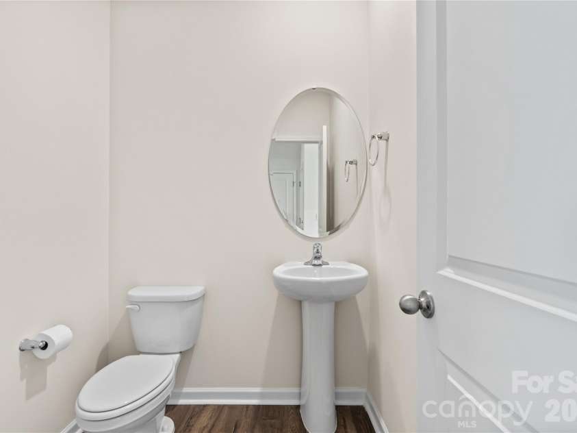 814 Monterey Court, Asheville, NC 28806.  MLS# CAR4358355, YatesRealty ID 18985. Main Half-Bath