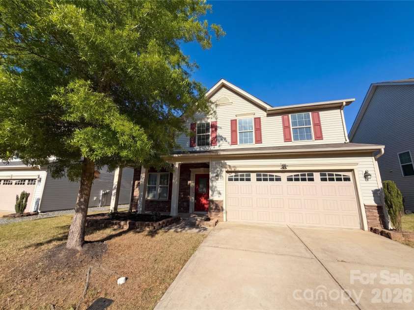 1303 Farm Branch Drive, Concord, NC 28027.  MLS# CAR4402107, YatesRealty ID 18987. Front of home