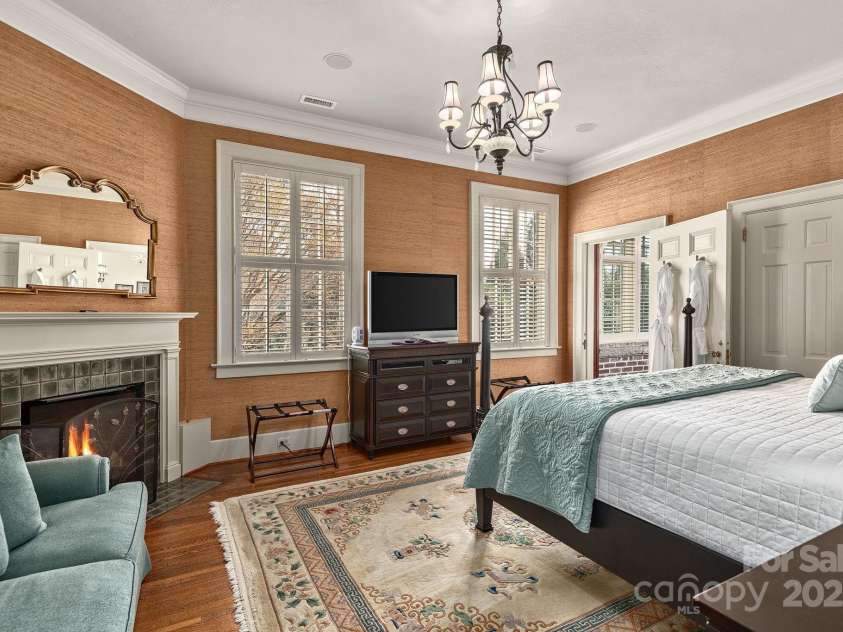 60 Woodside Drive, Brevard, NC 28712.  MLS# CAR4239922, YatesRealty ID 18987. 