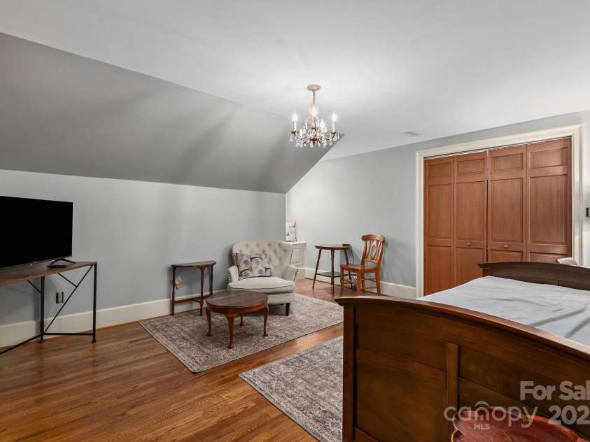 60 Woodside Drive, Brevard, NC 28712.  MLS# CAR4239922, YatesRealty ID 18987. 