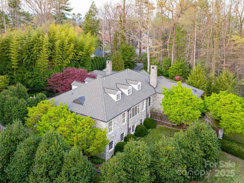 60 Woodside Drive, Brevard, NC 28712.  MLS# CAR4239922, YatesRealty ID 18987. 