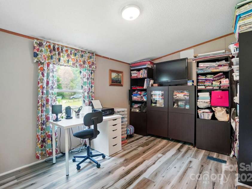 231 Valley View Drive, Clover, SC 29710.  MLS# CAR4264044, YatesRealty ID 18988. 