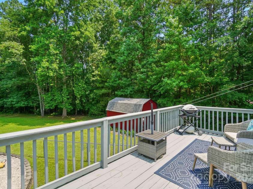231 Valley View Drive, Clover, SC 29710.  MLS# CAR4264044, YatesRealty ID 18988. 