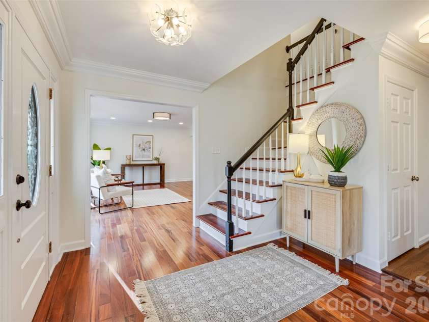 8 Hickory Ridge Court, Lake Wylie, SC 29710.  MLS# CAR4337552, YatesRealty ID 18988. Dining Room