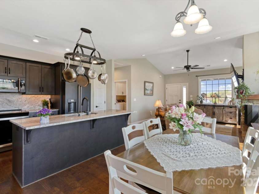 423 Blacksmith Run Drive, Hendersonville, NC 28792.  MLS# CAR4245571, YatesRealty ID 18989. Open floor plan.