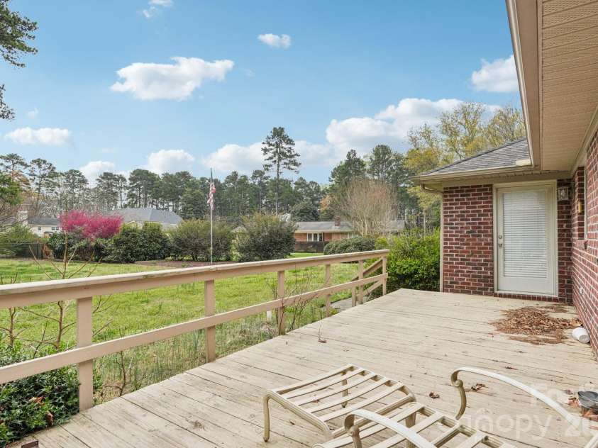425 Lariat Circle, Salisbury, NC 28144.  MLS# CAR4362878, YatesRealty ID 18989. 