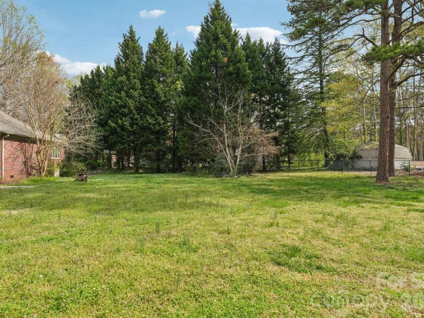 425 Lariat Circle, Salisbury, NC 28144.  MLS# CAR4362878, YatesRealty ID 18989. 