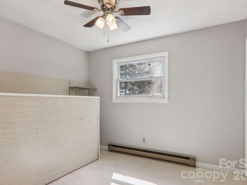 264 Cashdon Drive, Mills River, NC 28759.  MLS# CAR4292467, YatesRealty ID 1899. 