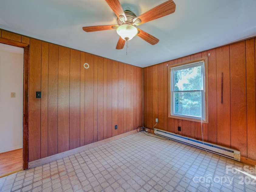 531 Bryson Road, Candler, NC 28715.  MLS# CAR4326585, YatesRealty ID 1899. 