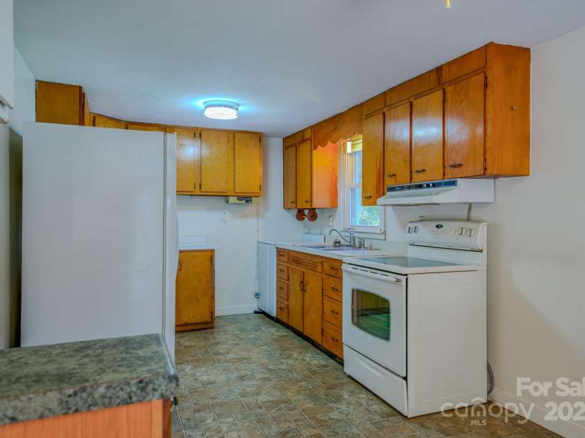 531 Bryson Road, Candler, NC 28715.  MLS# CAR4326585, YatesRealty ID 1899. 