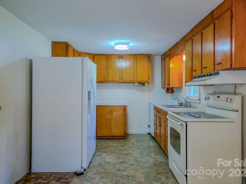 531 Bryson Road, Candler, NC 28715.  MLS# CAR4326585, YatesRealty ID 1899. 