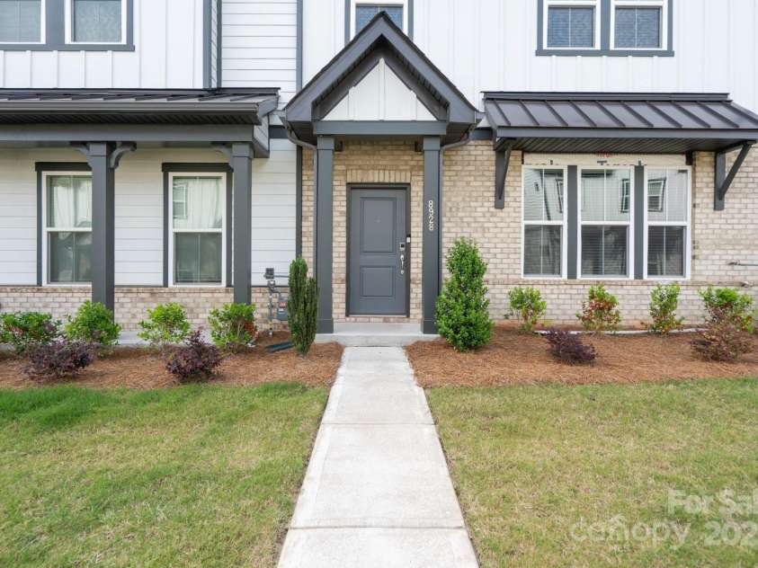 8928 Morning Mist Road, Charlotte, NC 28215.  MLS# CAR4261525, YatesRealty ID 18991. 
