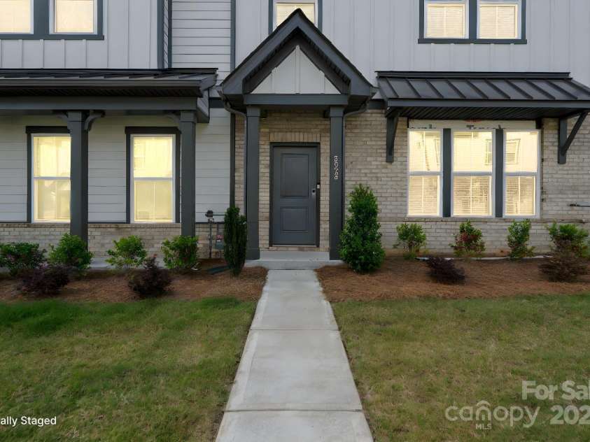 8928 Morning Mist Road, Charlotte, NC 28215.  MLS# CAR4261525, YatesRealty ID 18991. 