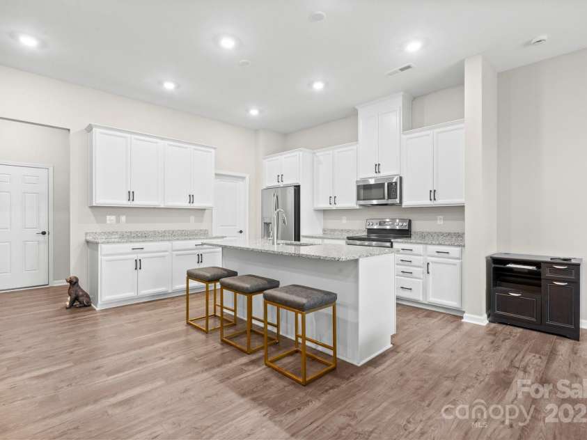 8928 Morning Mist Road, Charlotte, NC 28215.  MLS# CAR4261525, YatesRealty ID 18991. 