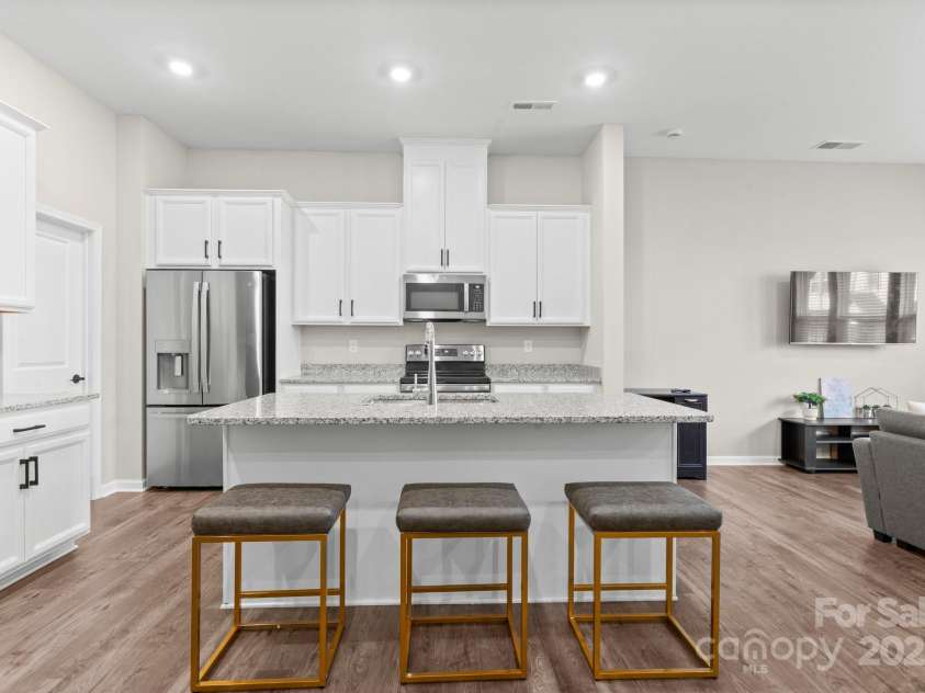 8928 Morning Mist Road, Charlotte, NC 28215.  MLS# CAR4261525, YatesRealty ID 18991. 