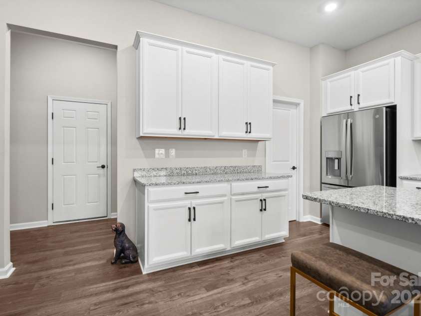 8928 Morning Mist Road, Charlotte, NC 28215.  MLS# CAR4261525, YatesRealty ID 18991. 