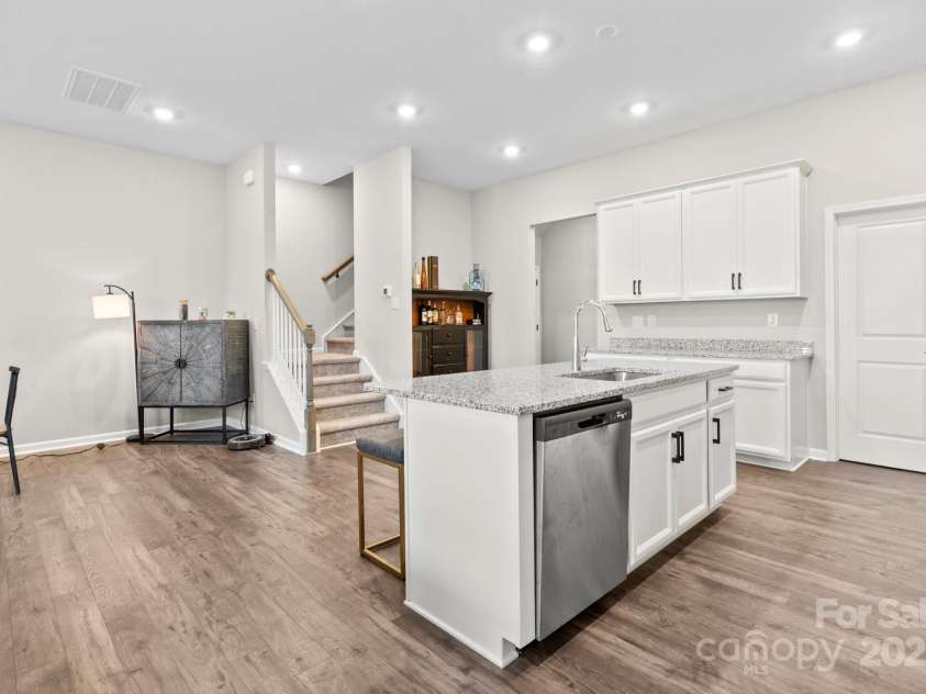 8928 Morning Mist Road, Charlotte, NC 28215.  MLS# CAR4261525, YatesRealty ID 18991. 