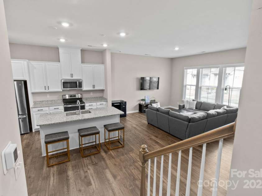 8928 Morning Mist Road, Charlotte, NC 28215.  MLS# CAR4261525, YatesRealty ID 18991. 