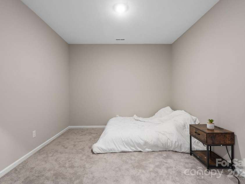 8928 Morning Mist Road, Charlotte, NC 28215.  MLS# CAR4261525, YatesRealty ID 18991. 