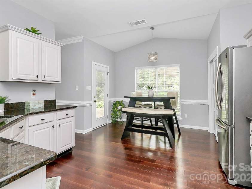 10449 Quiet Bay Court, Charlotte, NC 28278.  MLS# CAR4265045, YatesRealty ID 18992. 