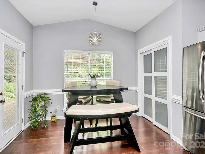 10449 Quiet Bay Court, Charlotte, NC 28278.  MLS# CAR4265045, YatesRealty ID 18992. 