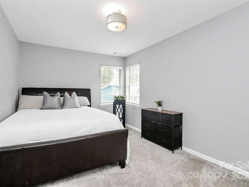 10449 Quiet Bay Court, Charlotte, NC 28278.  MLS# CAR4265045, YatesRealty ID 18992. 