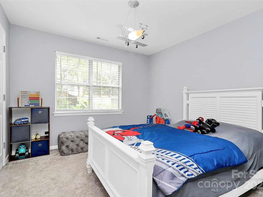 10449 Quiet Bay Court, Charlotte, NC 28278.  MLS# CAR4265045, YatesRealty ID 18992. 