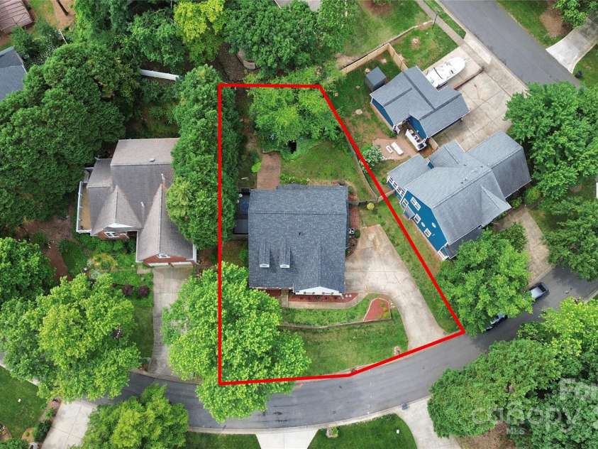 10449 Quiet Bay Court, Charlotte, NC 28278.  MLS# CAR4265045, YatesRealty ID 18992. 