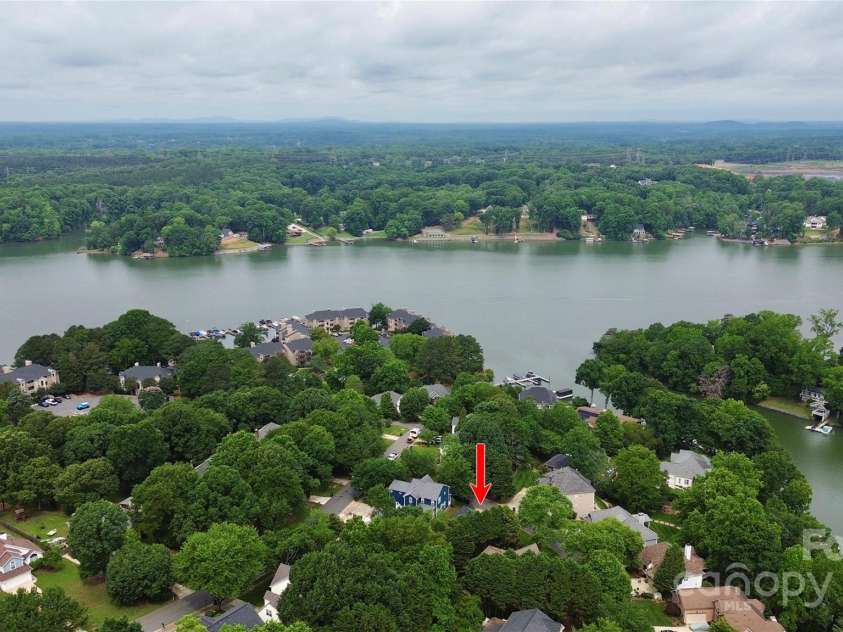 10449 Quiet Bay Court, Charlotte, NC 28278.  MLS# CAR4265045, YatesRealty ID 18992. 