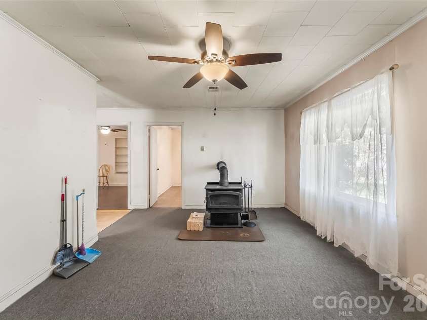 428 Melrose Street, Lenoir, NC 28645.  MLS# CAR4369180, YatesRealty ID 18992. 