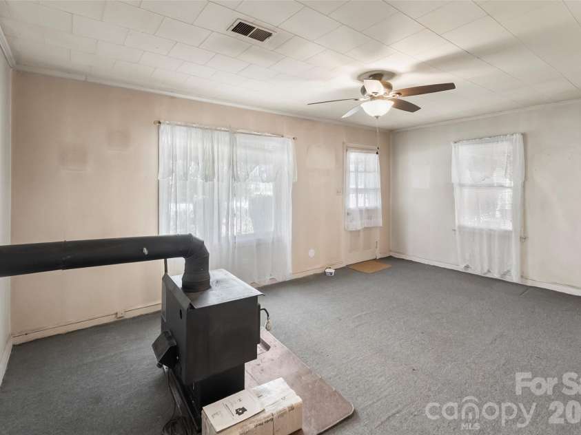428 Melrose Street, Lenoir, NC 28645.  MLS# CAR4369180, YatesRealty ID 18992. 