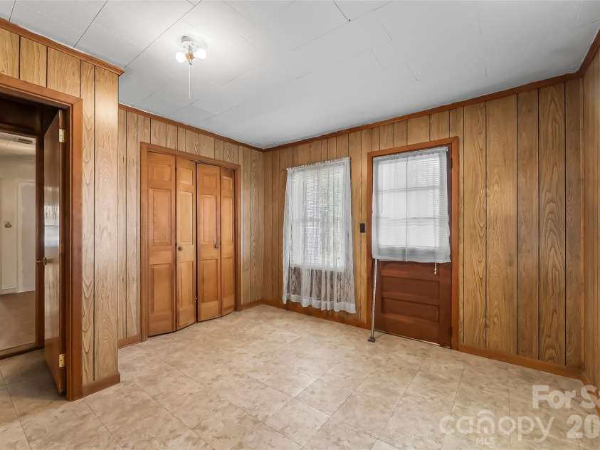 428 Melrose Street, Lenoir, NC 28645.  MLS# CAR4369180, YatesRealty ID 18992. 