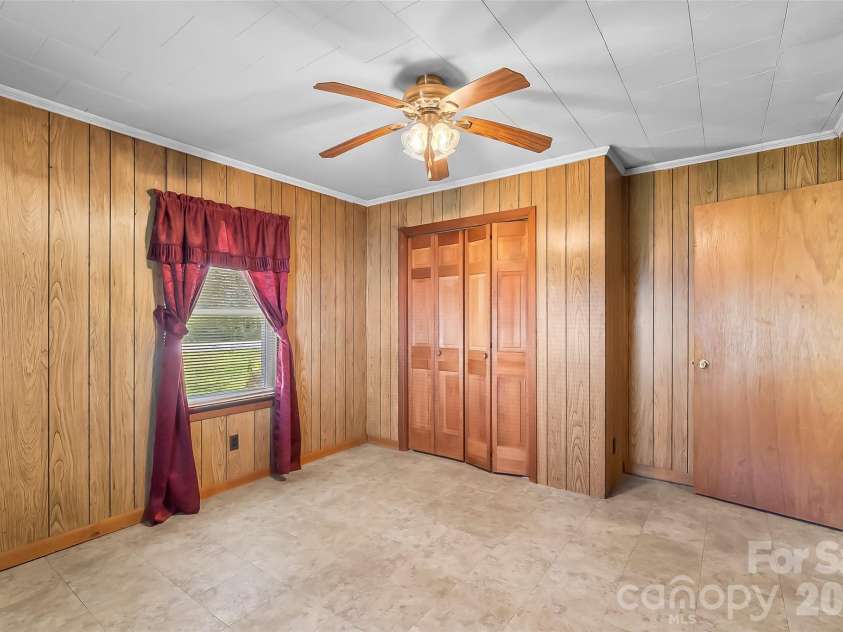 428 Melrose Street, Lenoir, NC 28645.  MLS# CAR4369180, YatesRealty ID 18992. 