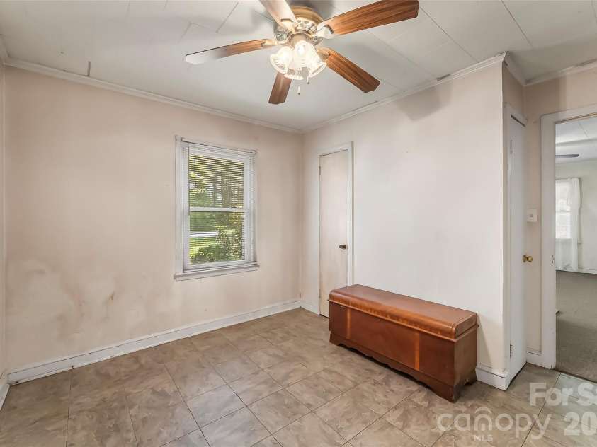 428 Melrose Street, Lenoir, NC 28645.  MLS# CAR4369180, YatesRealty ID 18992. 