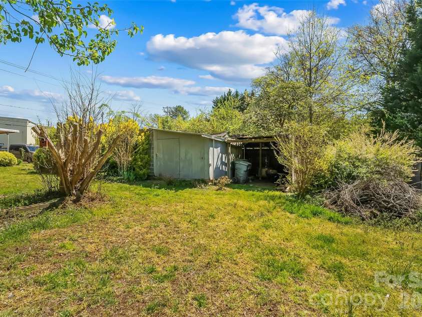 428 Melrose Street, Lenoir, NC 28645.  MLS# CAR4369180, YatesRealty ID 18992. 